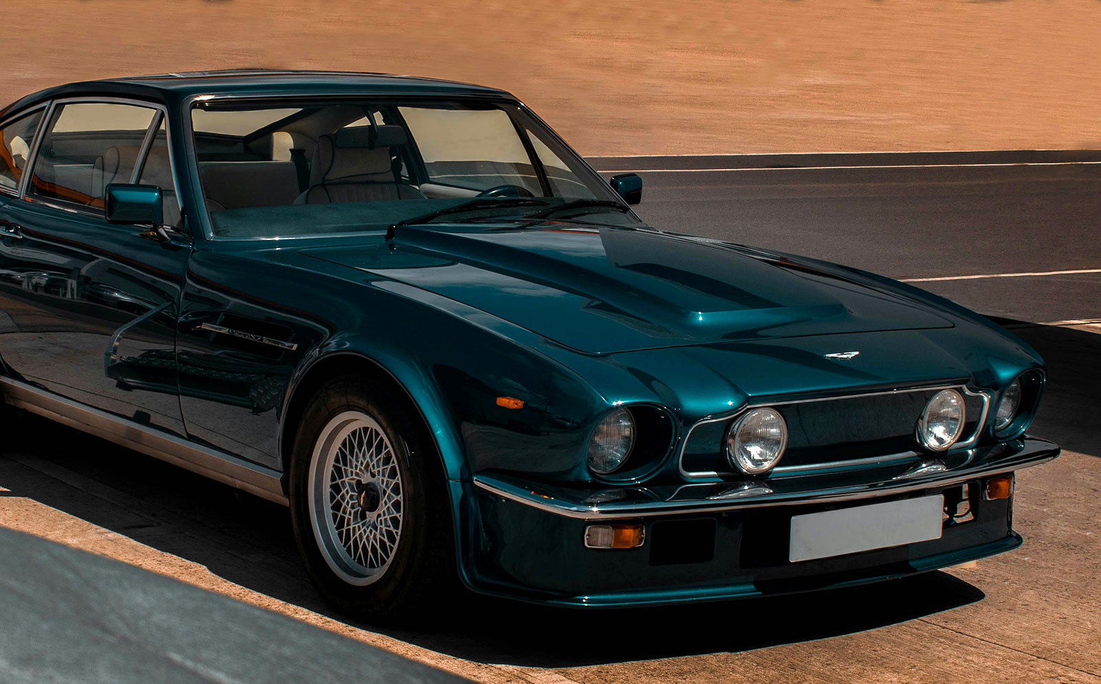 aston martin - стар модел 1