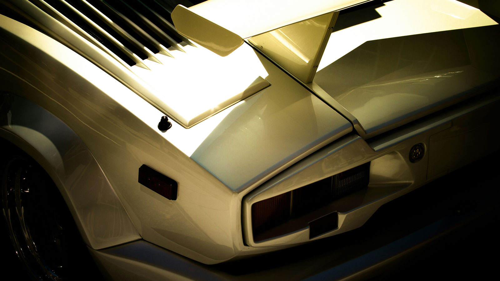 lamborghini countach - детайл задница